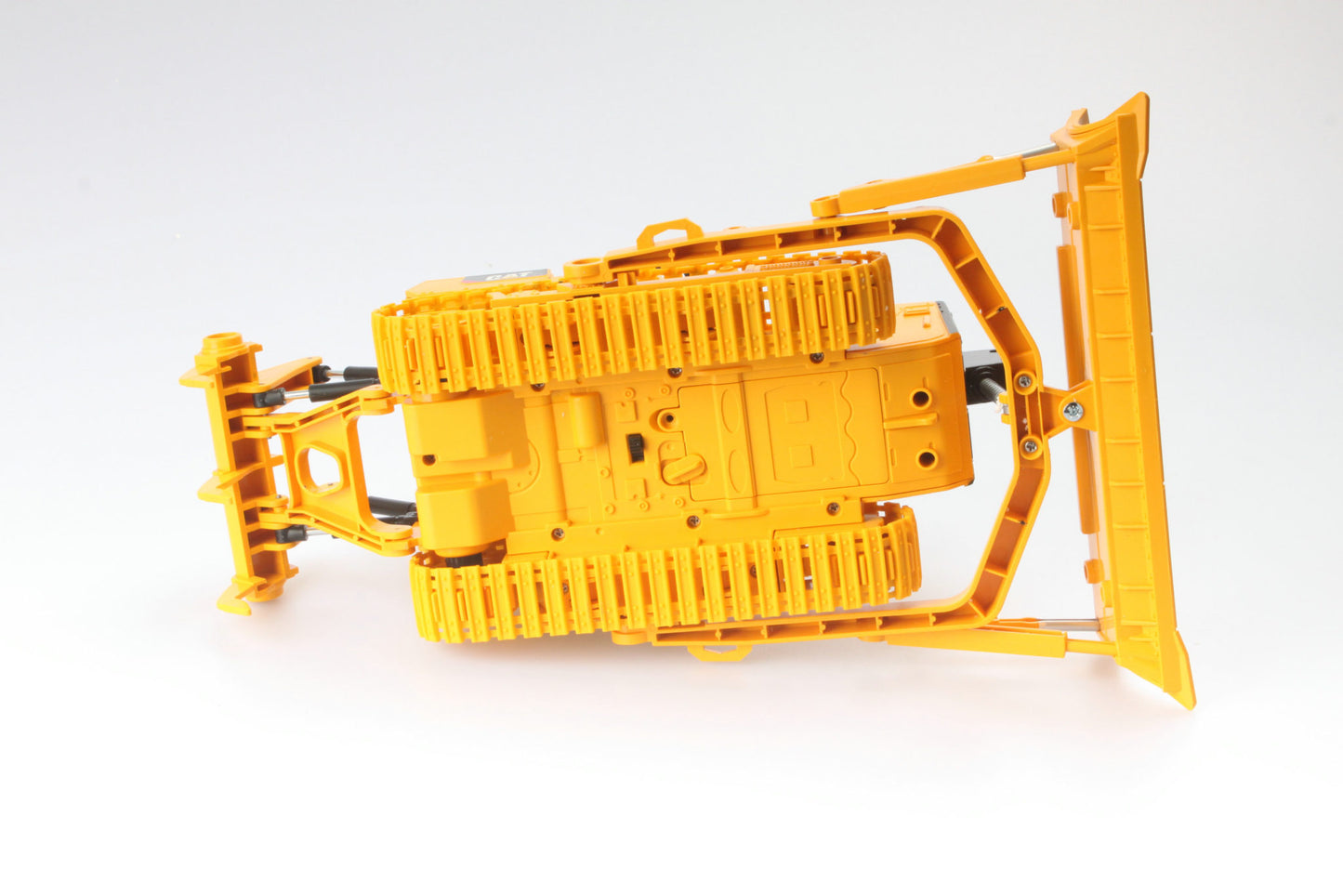 CAT Remote Controlled D7E Track-Type Tractor 1:24