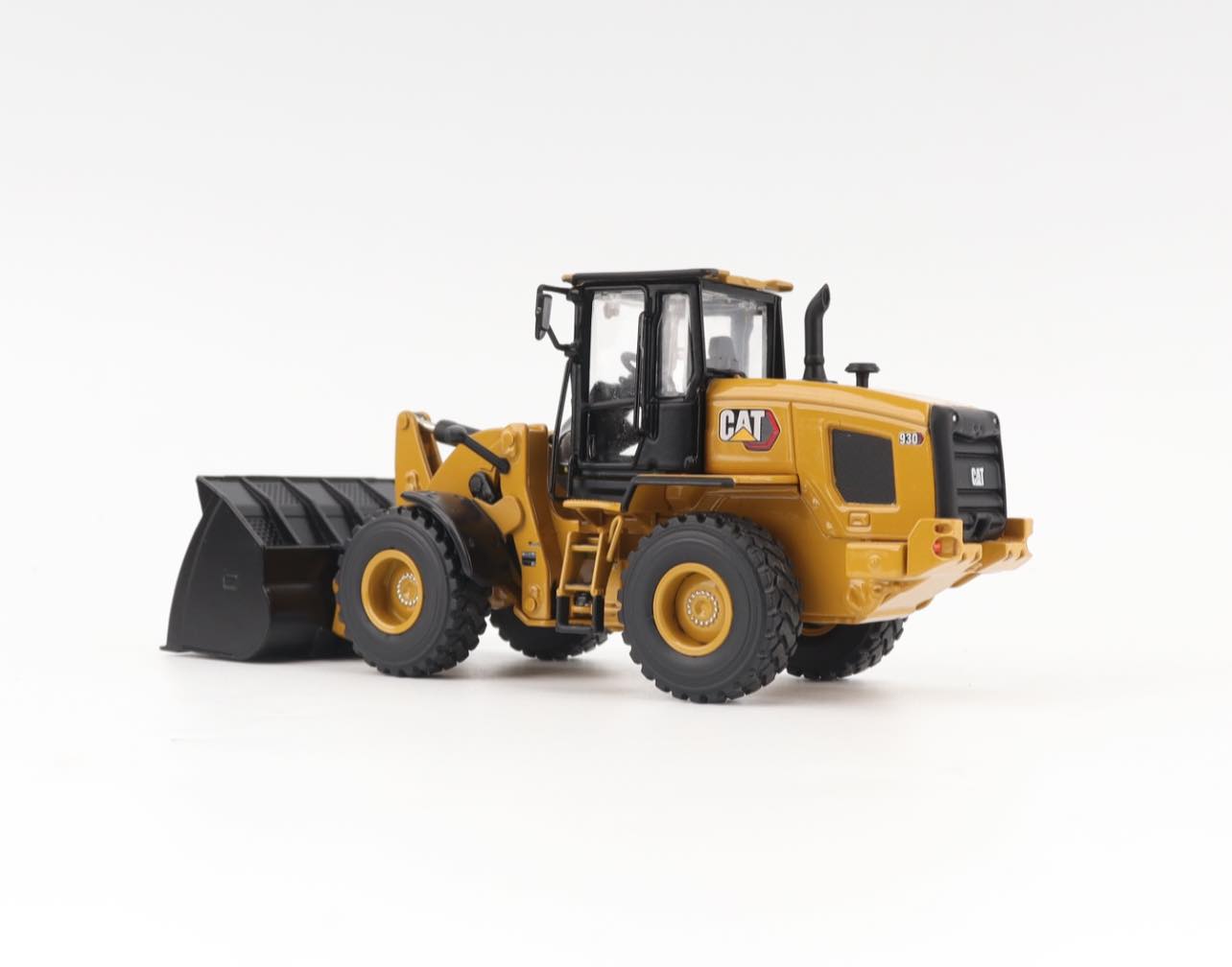 CAT 930 Wheel Loader High Line Series 1:50 Scale Die Cast Model