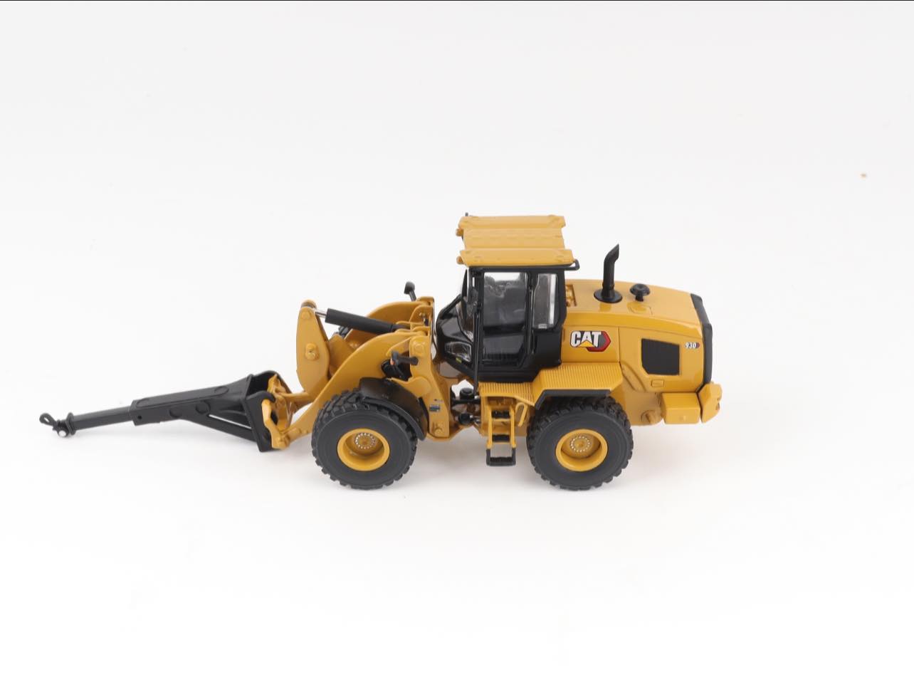 CAT 930 Wheel Loader High Line Series 1:50 Scale Die Cast Model