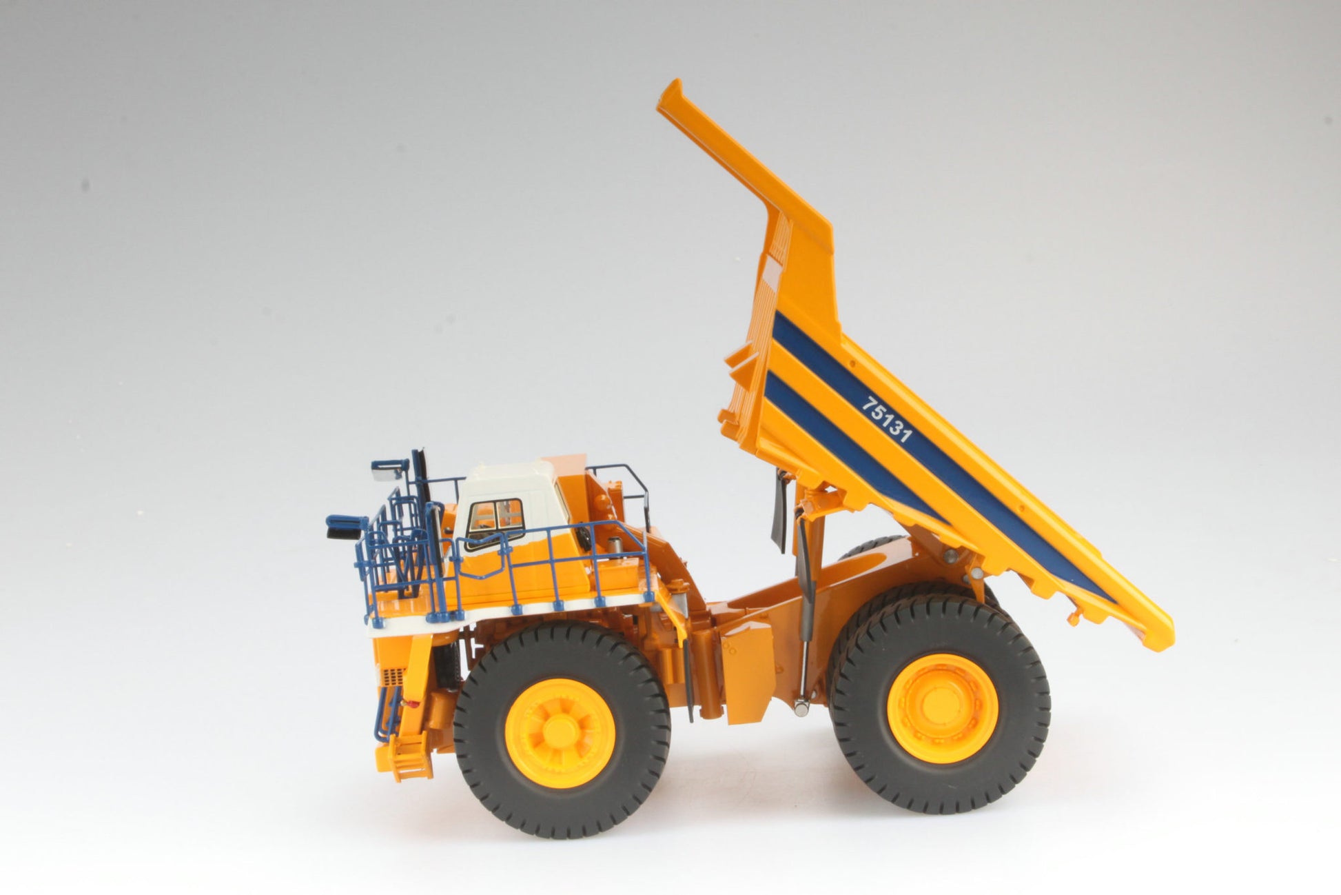 BELAZ 75131 - view 11