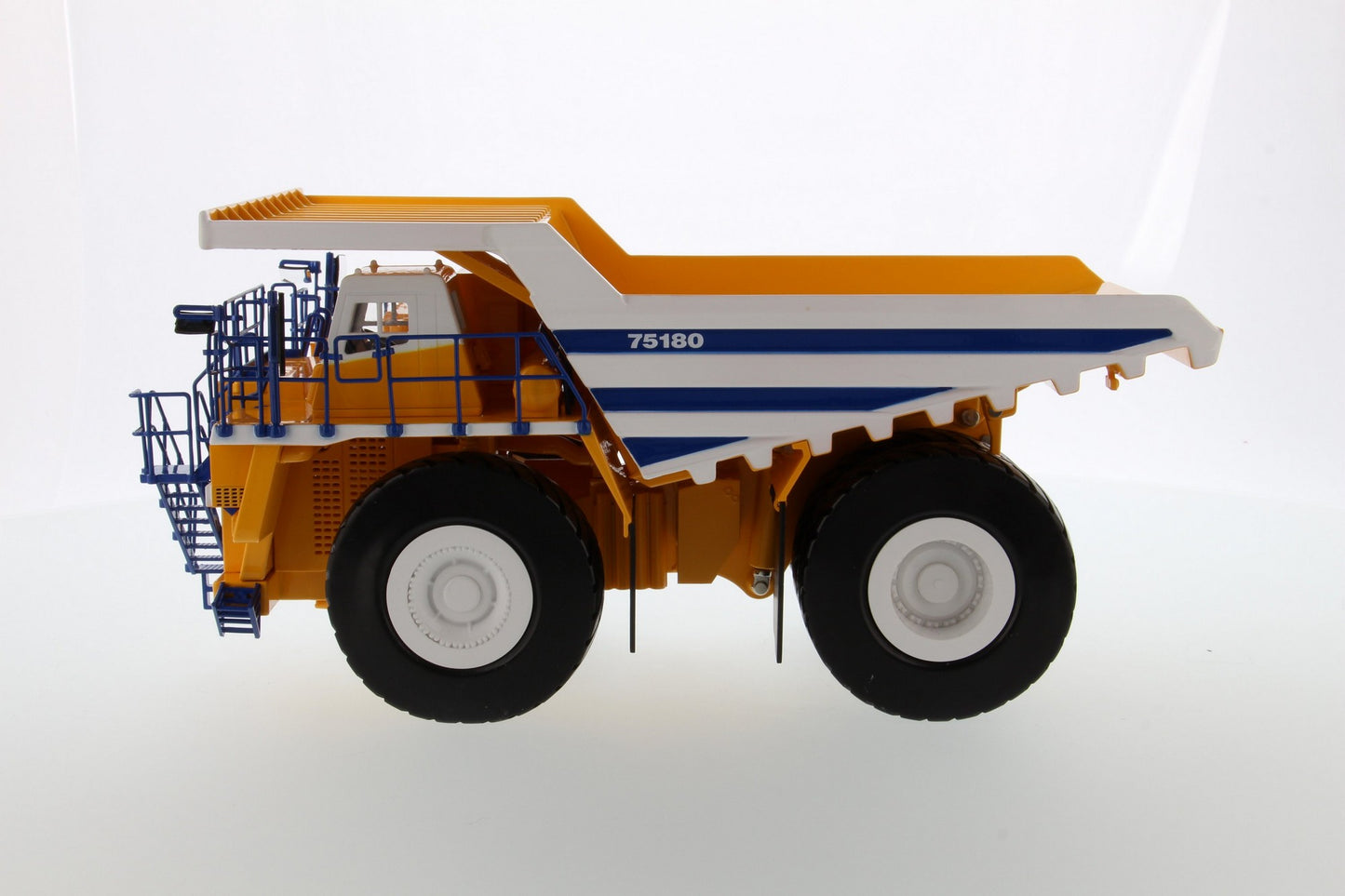 BELAZ 75180 - view 15