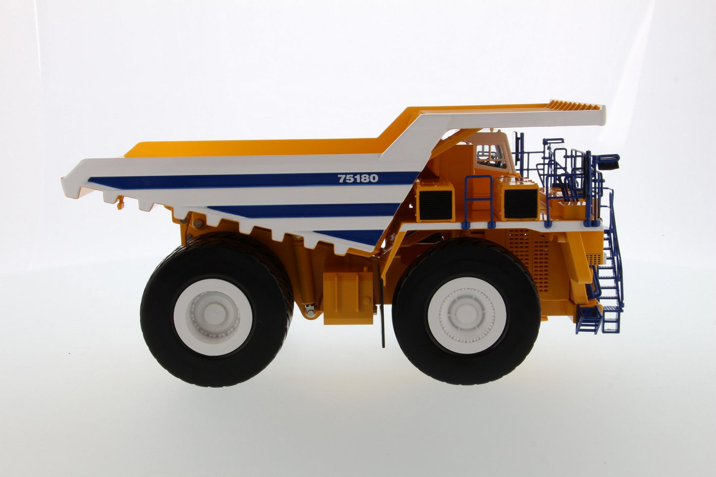 BELAZ 75180 - view 11