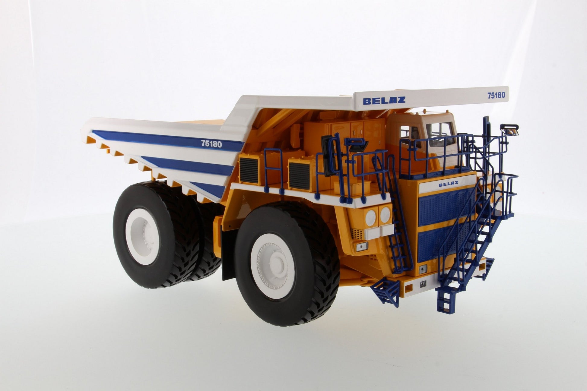 BELAZ 75180 - view 10