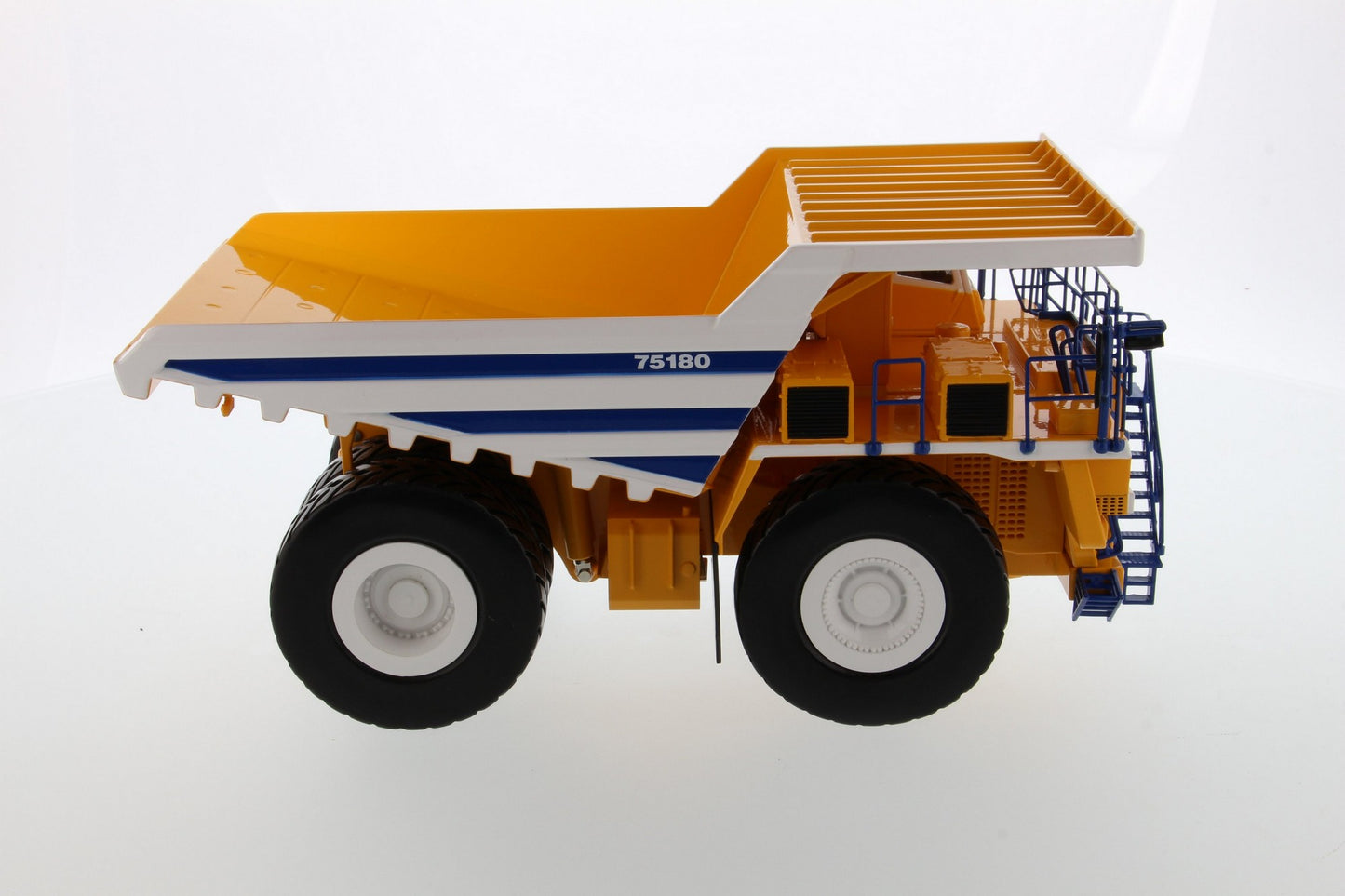 BELAZ 75180 - view 3
