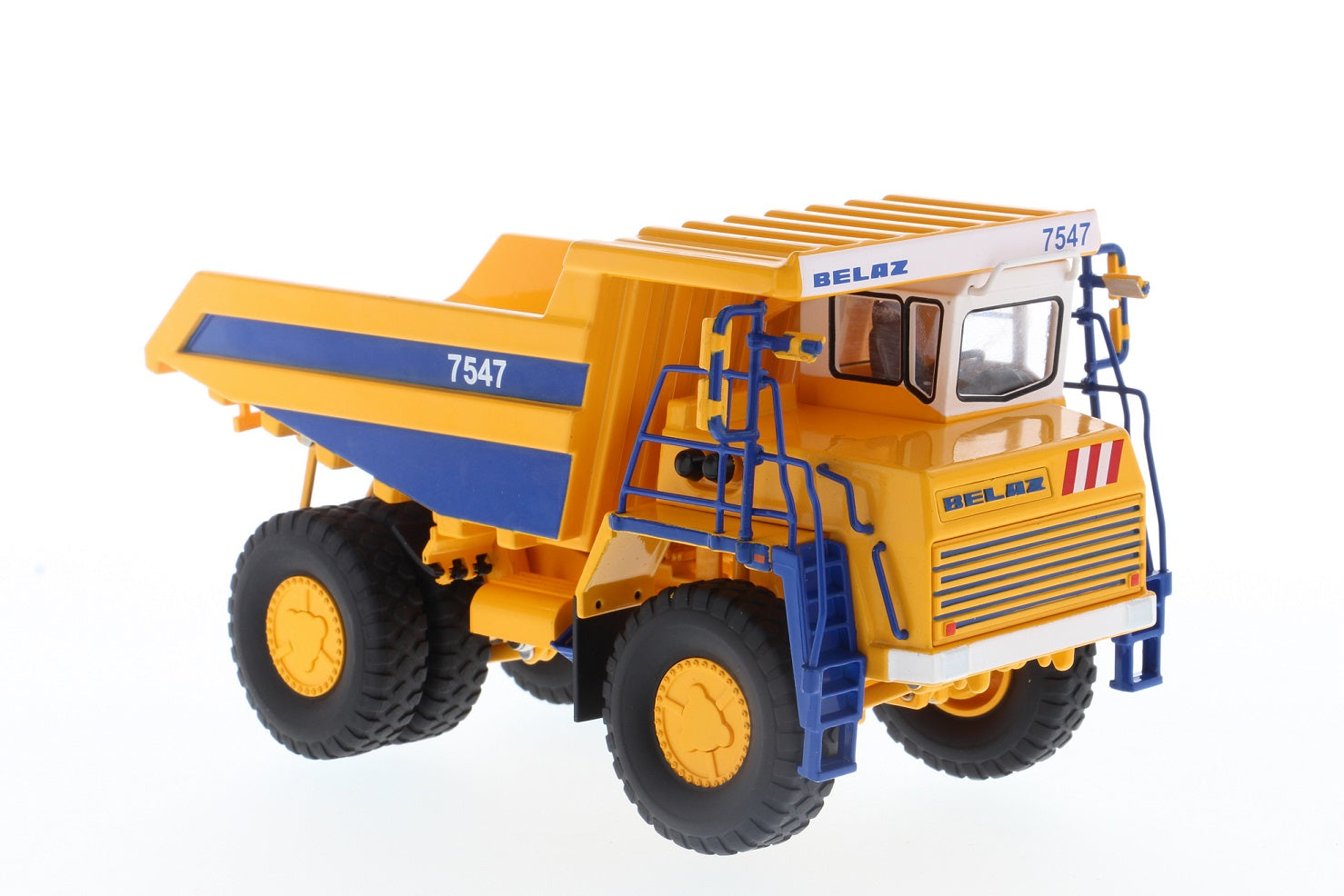 BELAZ 7547 - view 3