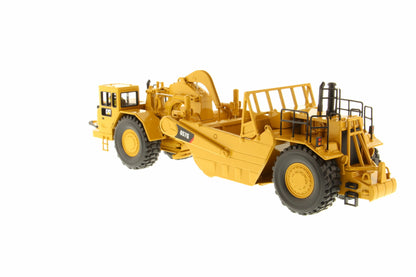 CAT 657G Scraper cab detail