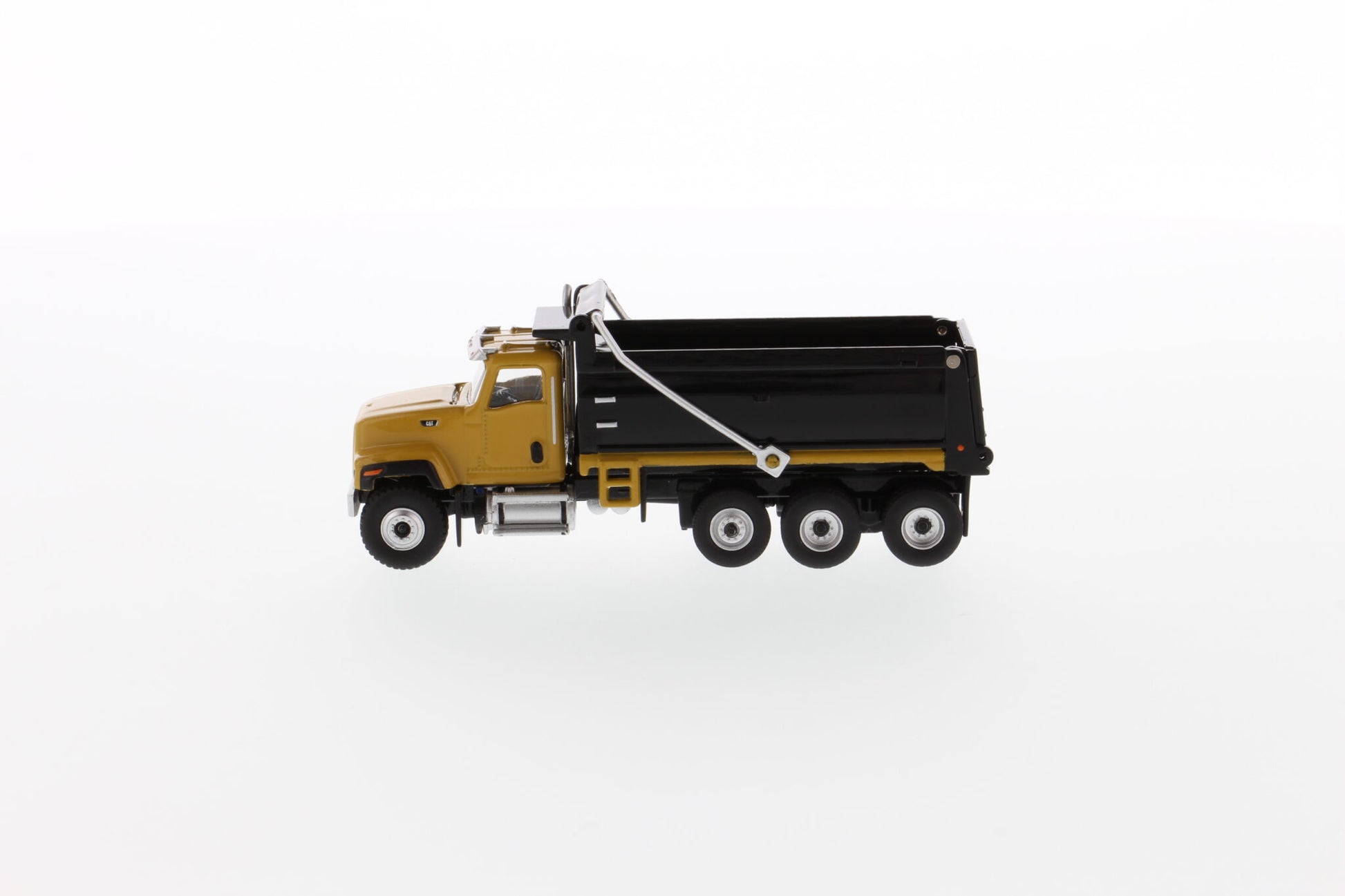 Cat CT681 Dump Truck 1:87 - view 13