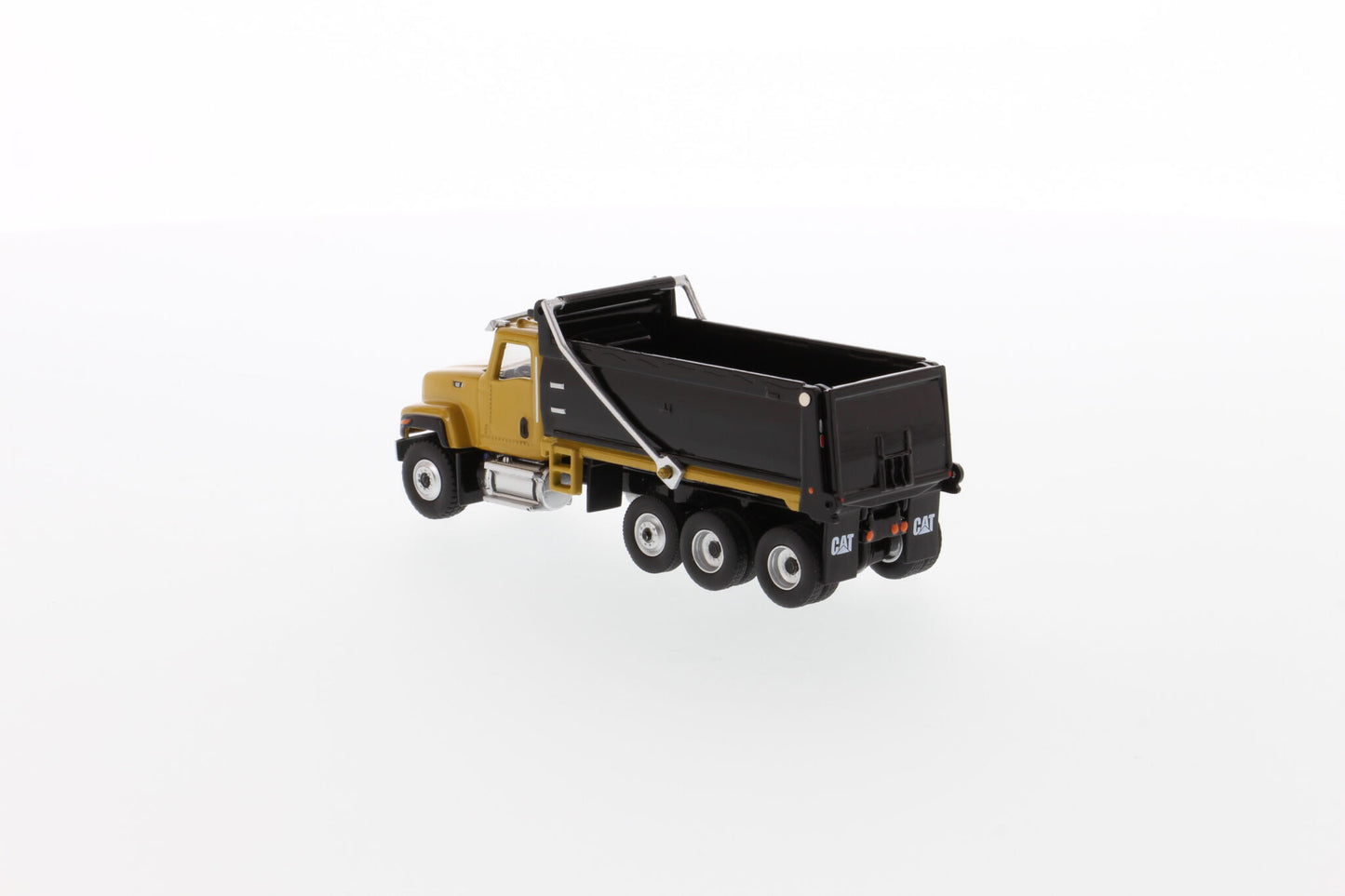 Cat CT681 Dump Truck 1:87 - view 11