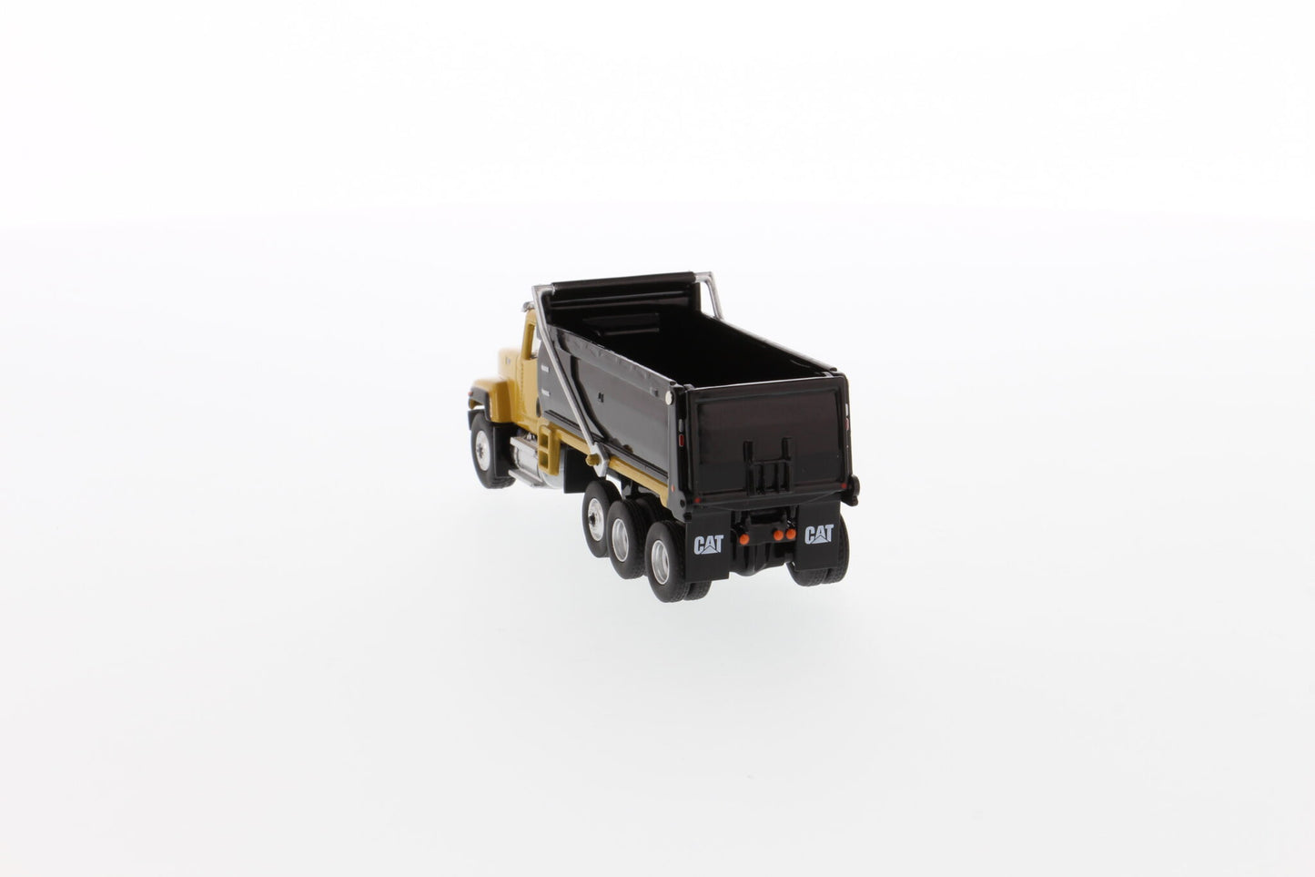 Cat CT681 Dump Truck 1:87 - view 10