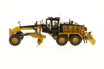 CAT 18M3 Motor Grader 1:50 — moldboard detail