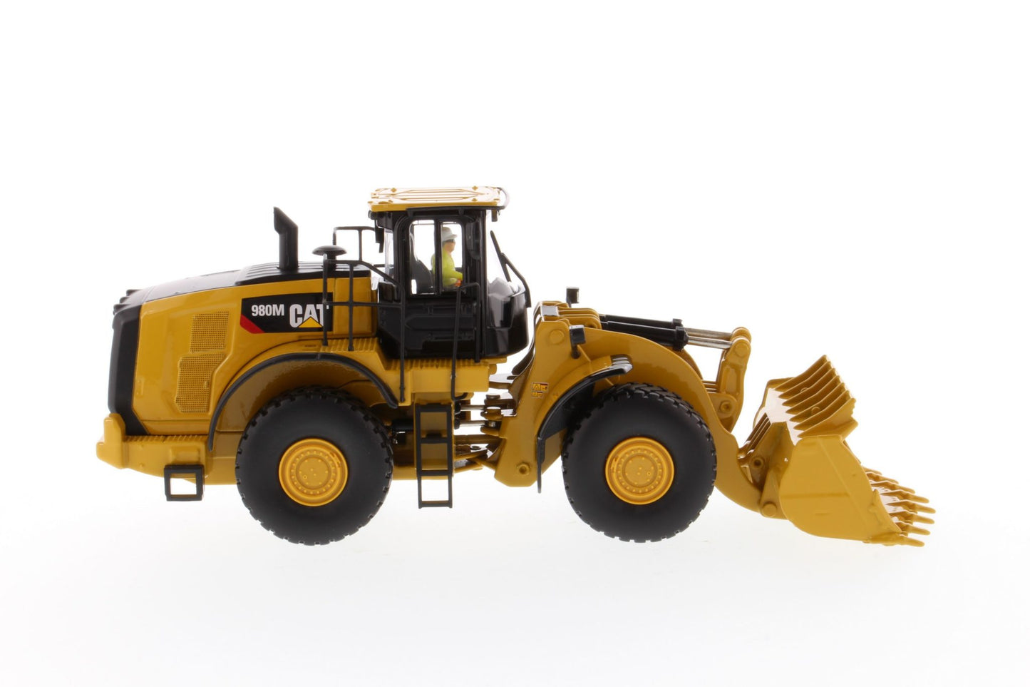 CAT 980M angled view