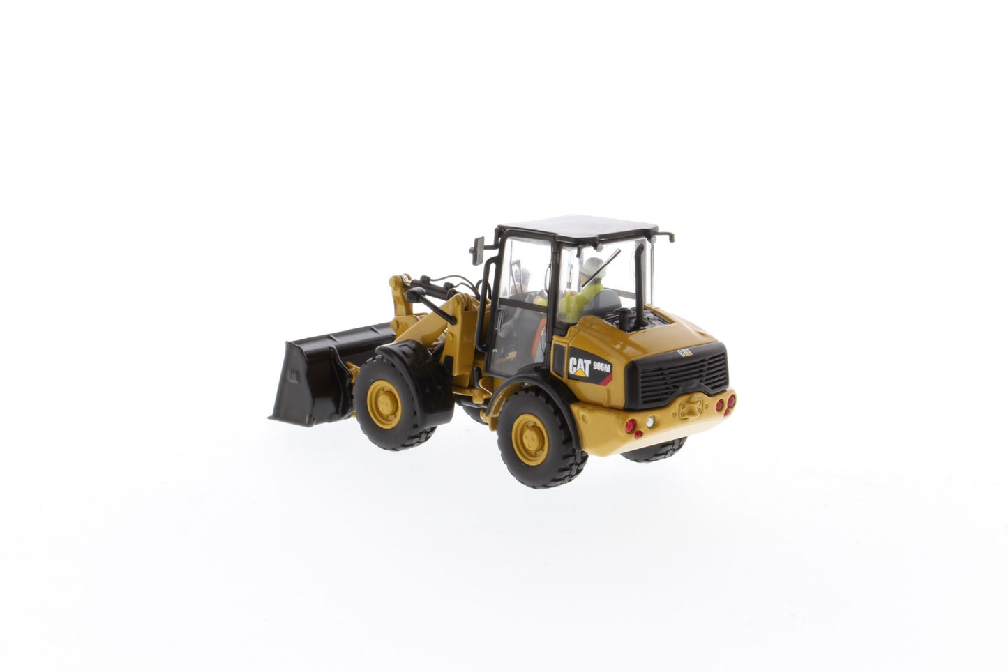 CAT 906M wheel detail