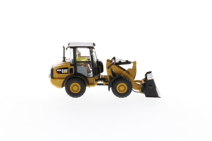 CAT 906M detail view