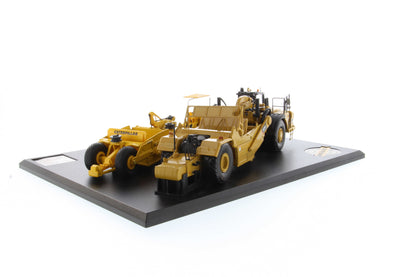 CAT D7C/70 & 621K Motor Scraper Evolution Series 1:50 Scale Die Cast Model