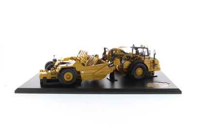 CAT D7C/70 & 621K Motor Scraper Evolution Series 1:50 Scale Die Cast Model
