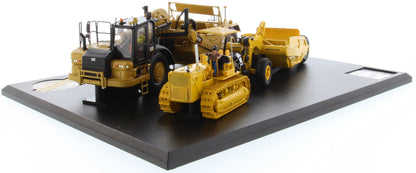 CAT D7C/70 & 621K Motor Scraper Evolution Series 1:50 Scale Die Cast Model