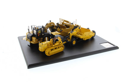 CAT D7C/70 & 621K Motor Scraper Evolution Series 1:50 Scale Die Cast Model