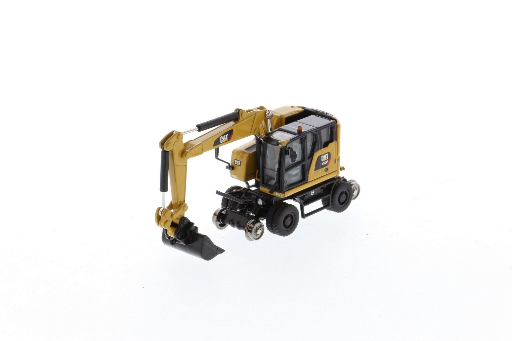 CAT M323F HO with ditch cleaning bucket