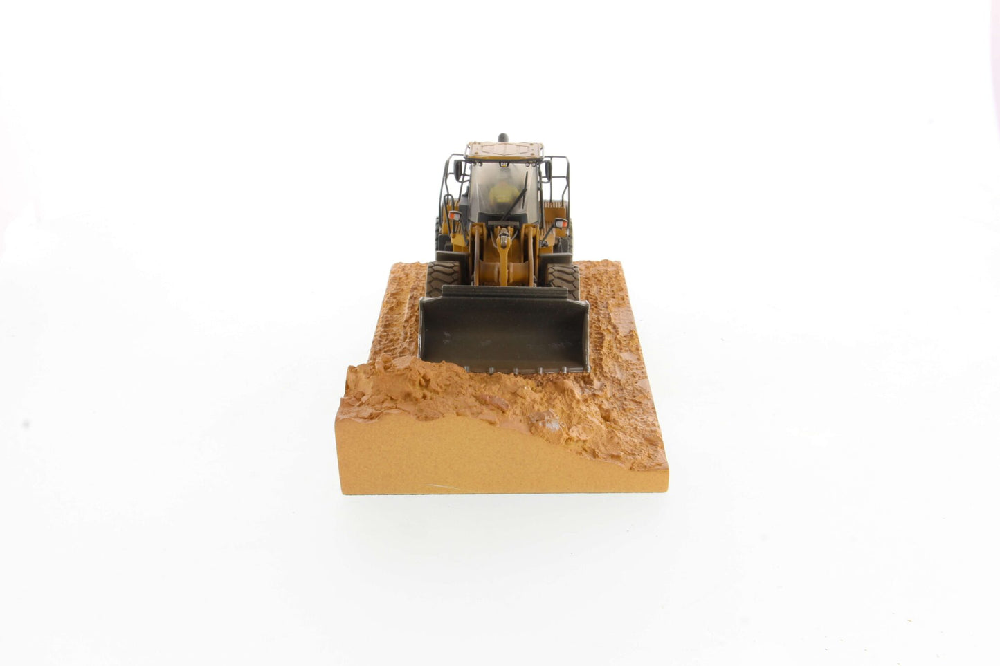 CAT 966M Weathered Wheel Loader 1:50