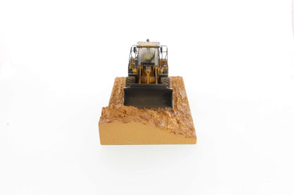 CAT 966M Weathered Wheel Loader 1:50