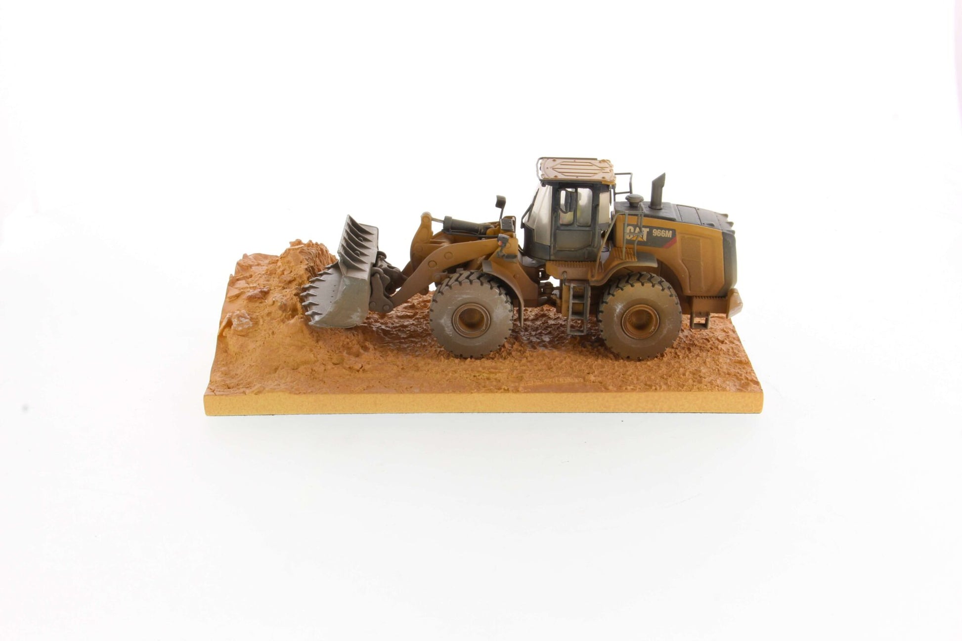 CAT 966M angle 3