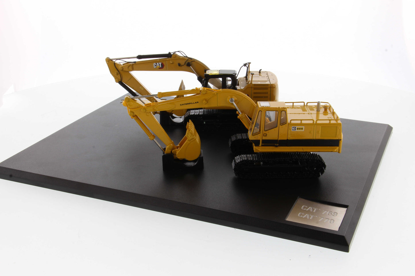 CAT 225 & 323 Hydraulic Excavator Evolution Series 1:50 Scale Die Cast Model