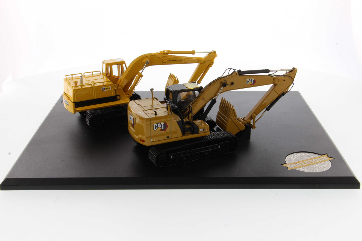 CAT 225 & 323 Hydraulic Excavator Evolution Series 1:50 Scale Die Cast Model