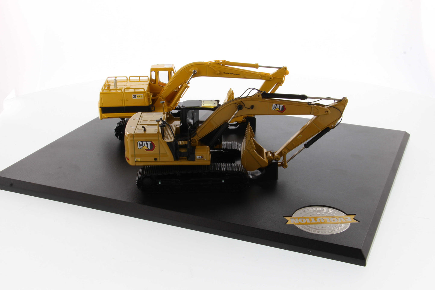 CAT 225 & 323 Hydraulic Excavator Evolution Series 1:50 Scale Die Cast Model
