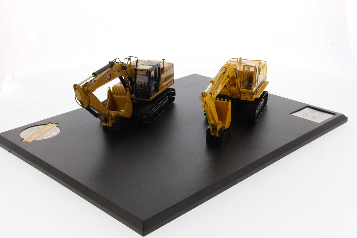 CAT 225 & 323 Hydraulic Excavator Evolution Series 1:50 Scale Die Cast Model