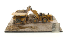 1:125 Weathered 994K Wheel Loader and CAT 797 Mining Truck Diorama
