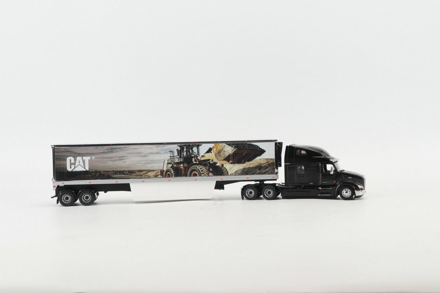 Peterbilt® 579 Ultra Loft Truck with CAT Mural Trailer Core Classic Series 1:50 Scale Die Cast Model