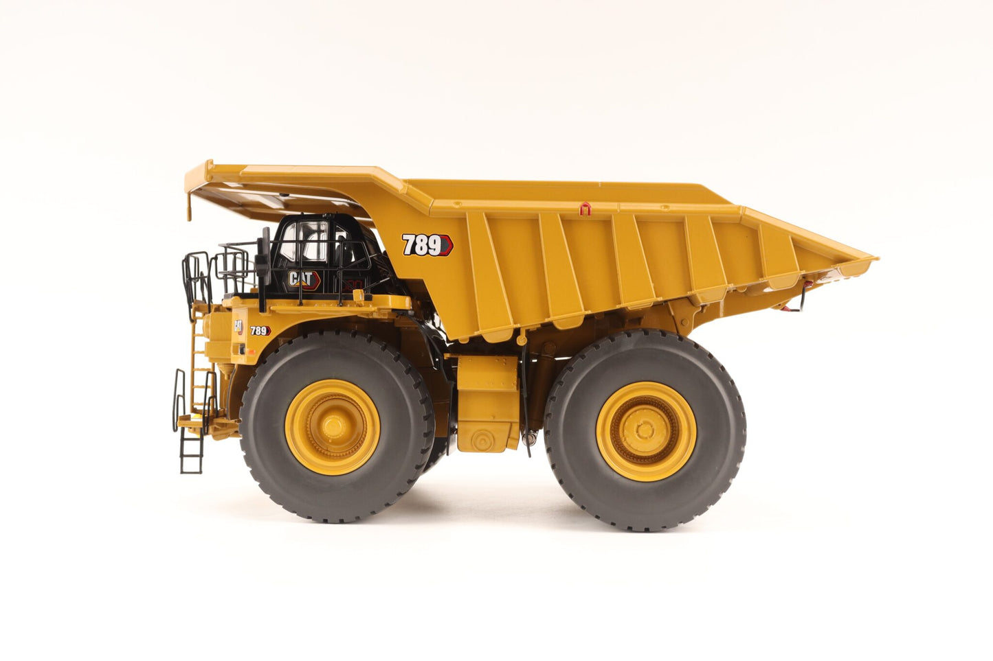 Cat 789 Off-Highway Mining Truck - view 2