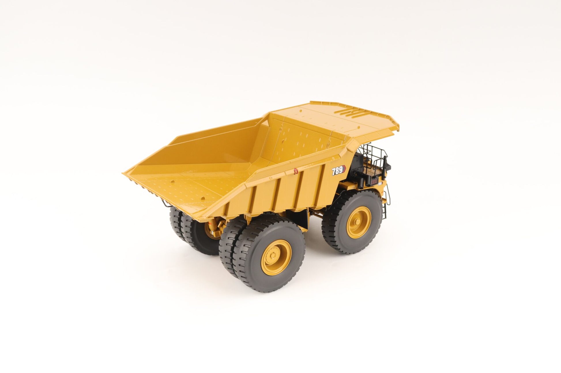 Cat 789 Off-Highway Mining Truck - view 15