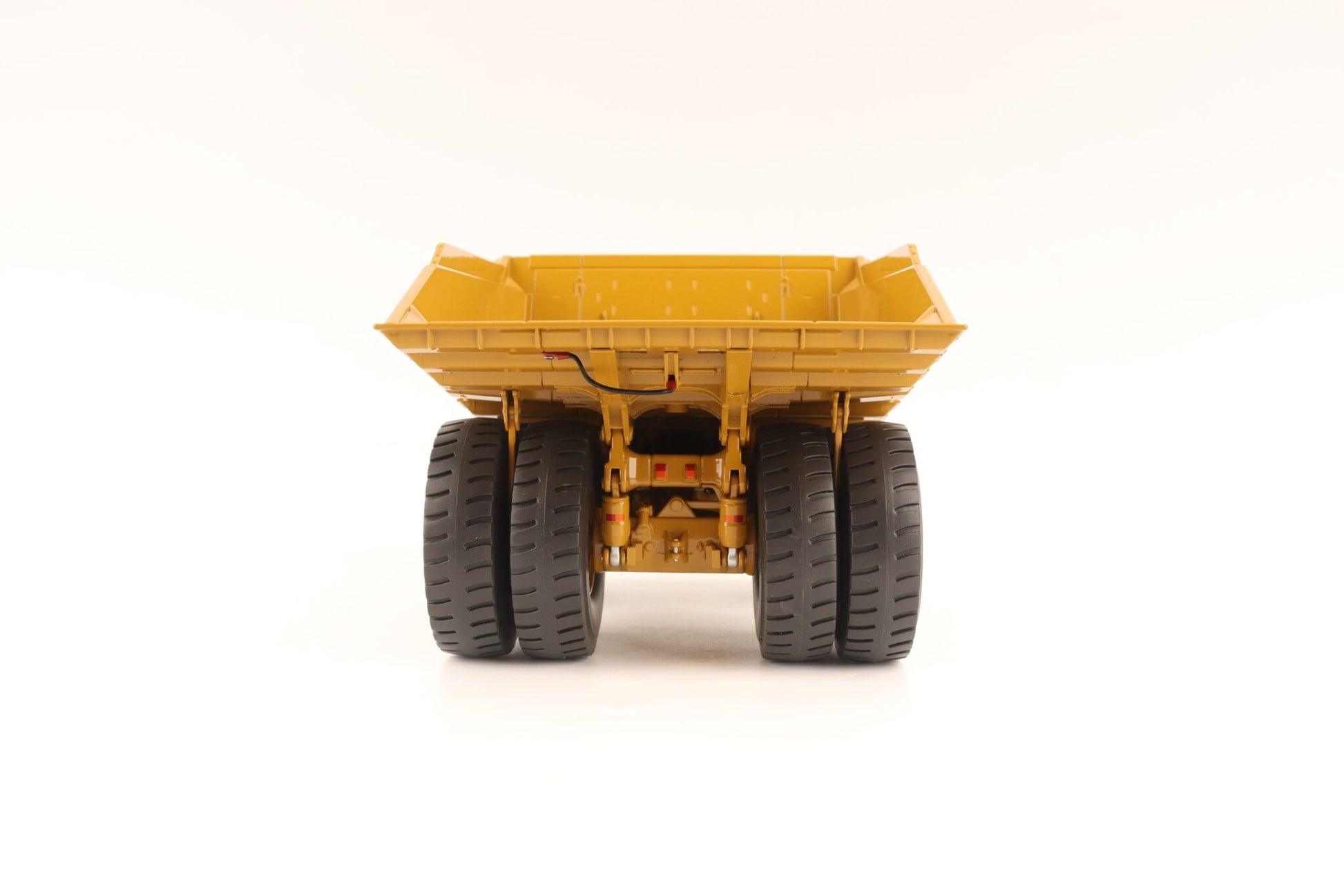 Cat 789 Off-Highway Mining Truck - view 4