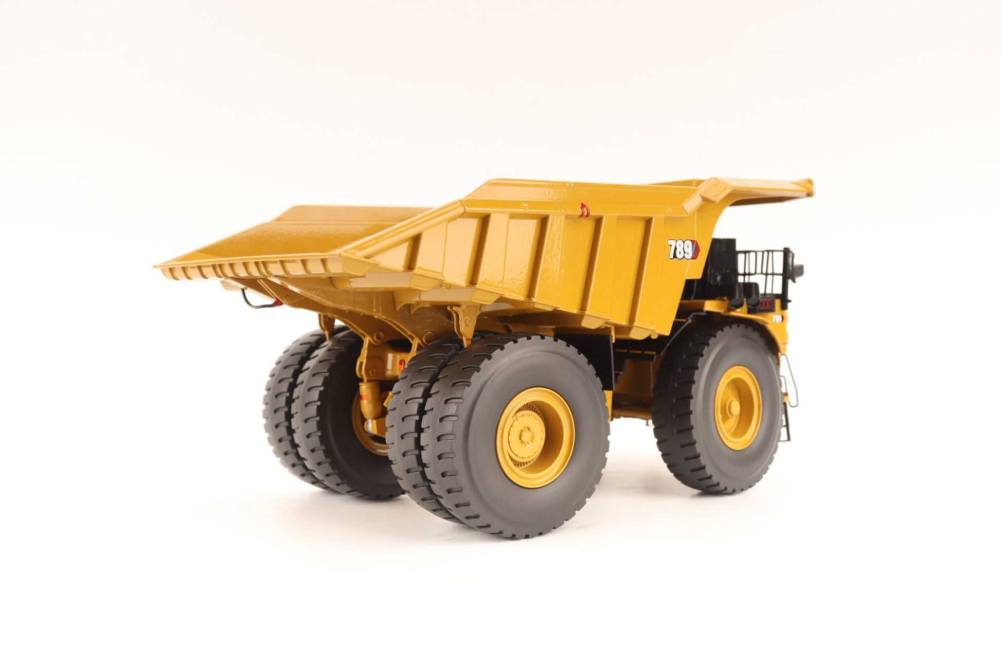 Cat 789 Off-Highway Mining Truck - view 5