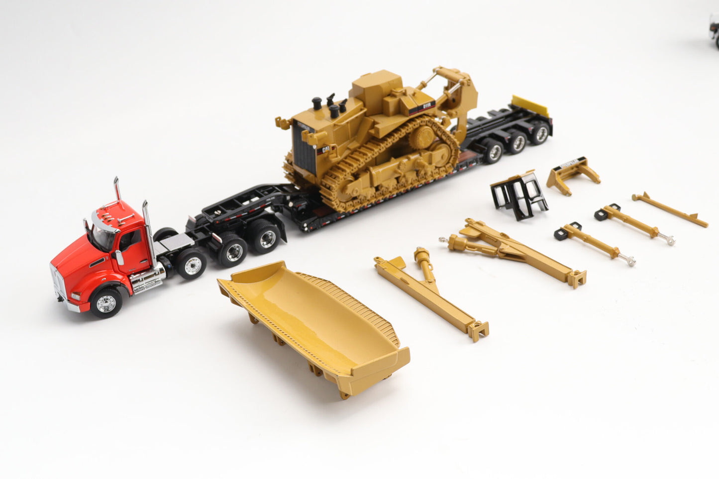 Kenworth T880 with Lowloader and D11R Core Classic Series 1:50 Scale Die Cast Model