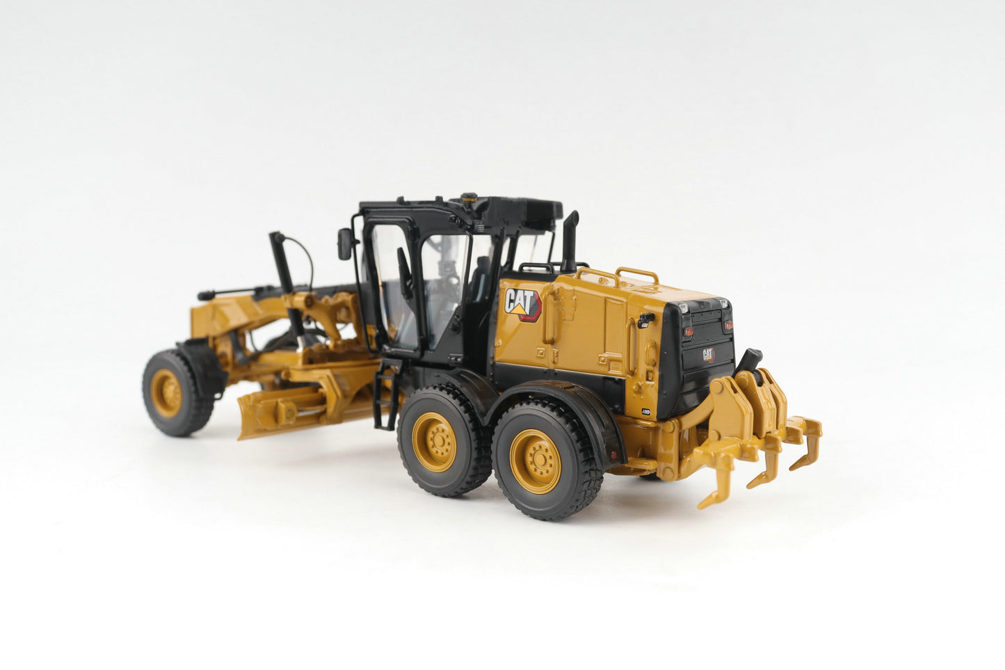 CAT 140 LVR Motor Grader High Line Series 1:50 Scale Die Cast Model