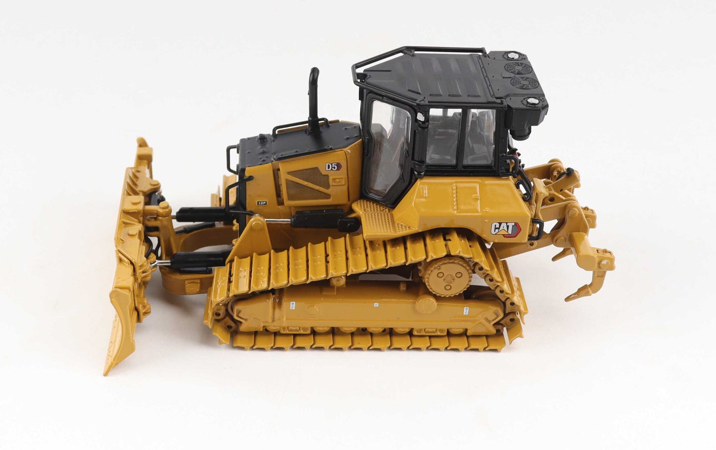 CAT D5 LGP cab detail