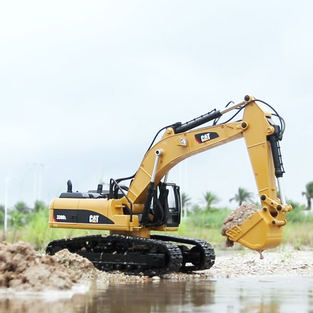 CAT Remote Controlled Die Cast 330D L Excavator