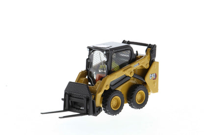 CAT Skid Steer Loader 242D3 1:50 Scale Die Cast Model