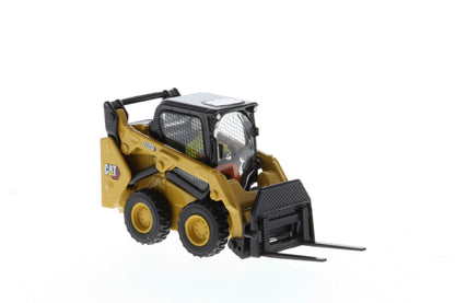 CAT Skid Steer Loader 242D3 1:50 Scale Die Cast Model